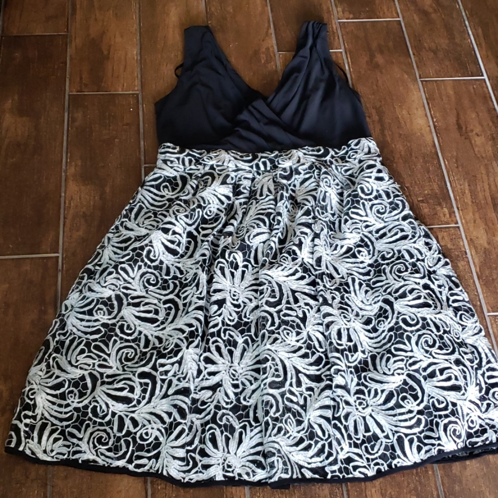 Roz & Alli Black and white sequined dress